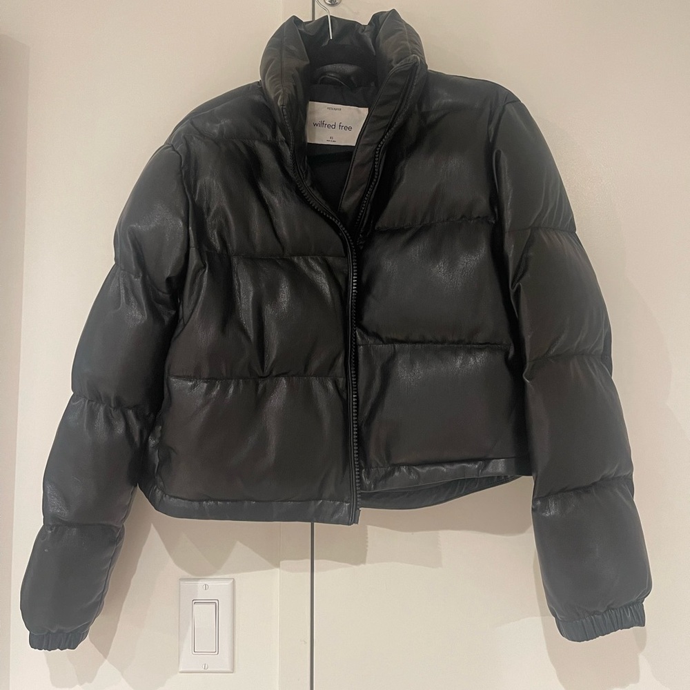 Cropped leather puffer jacket